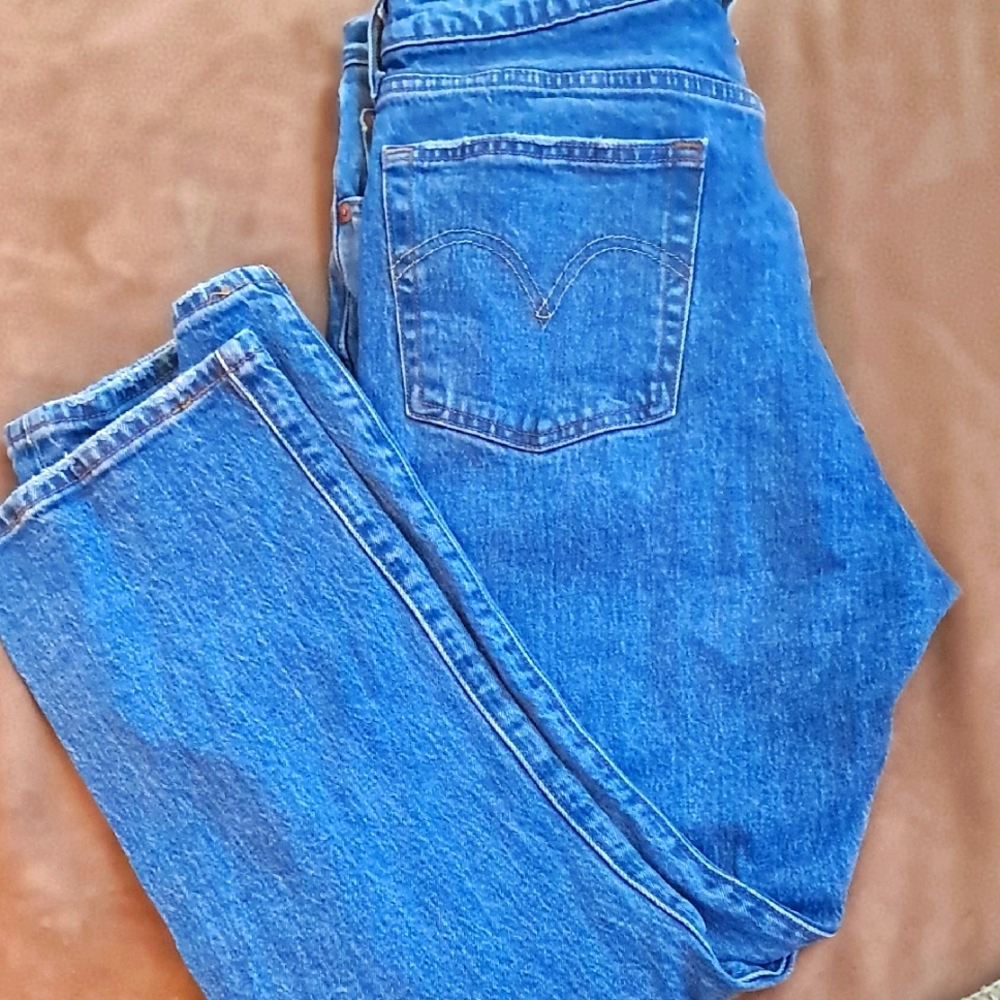 Levi's Women's Straight Leg Blue Jeans